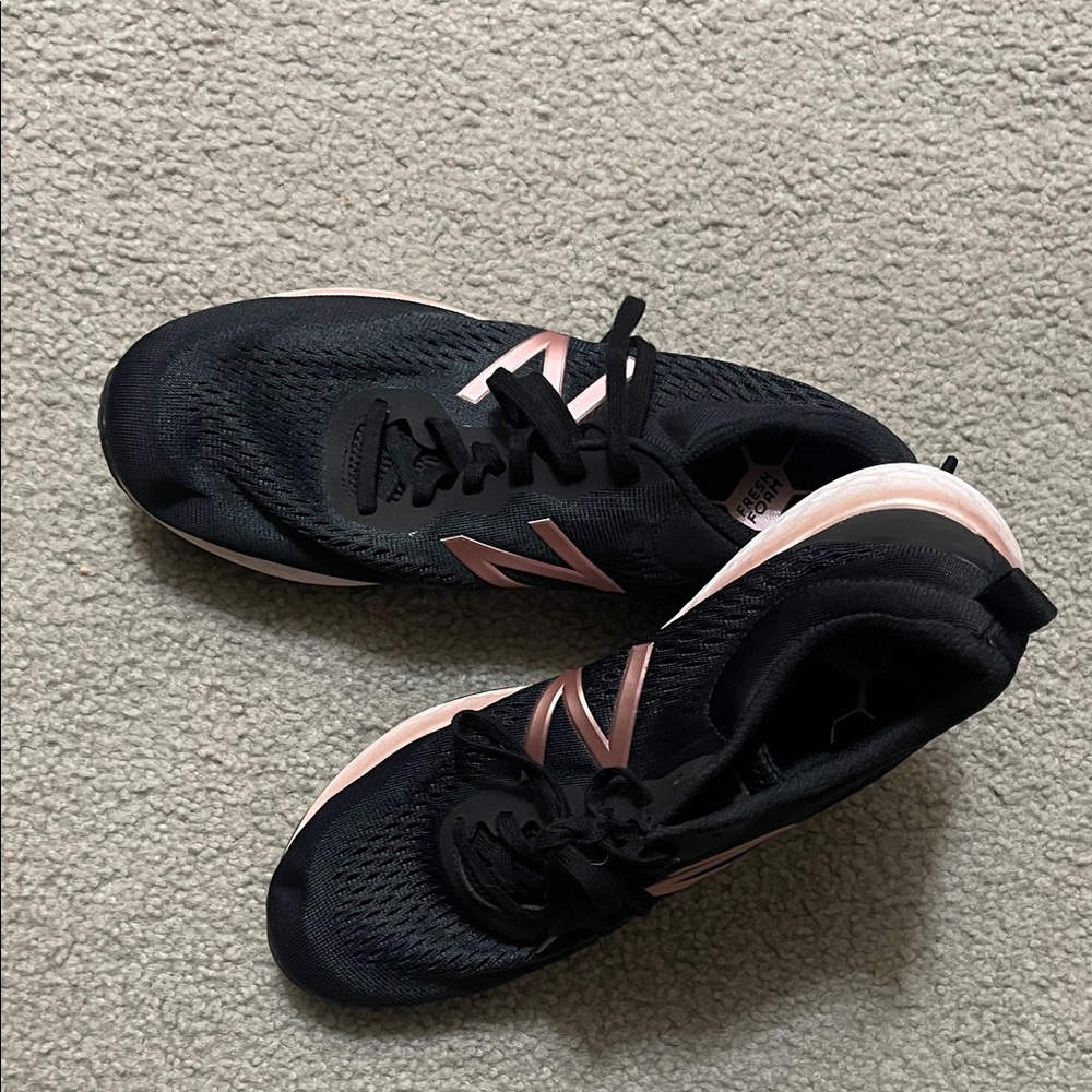 New Balance Women's Black and Pink Athletic Sneakers
